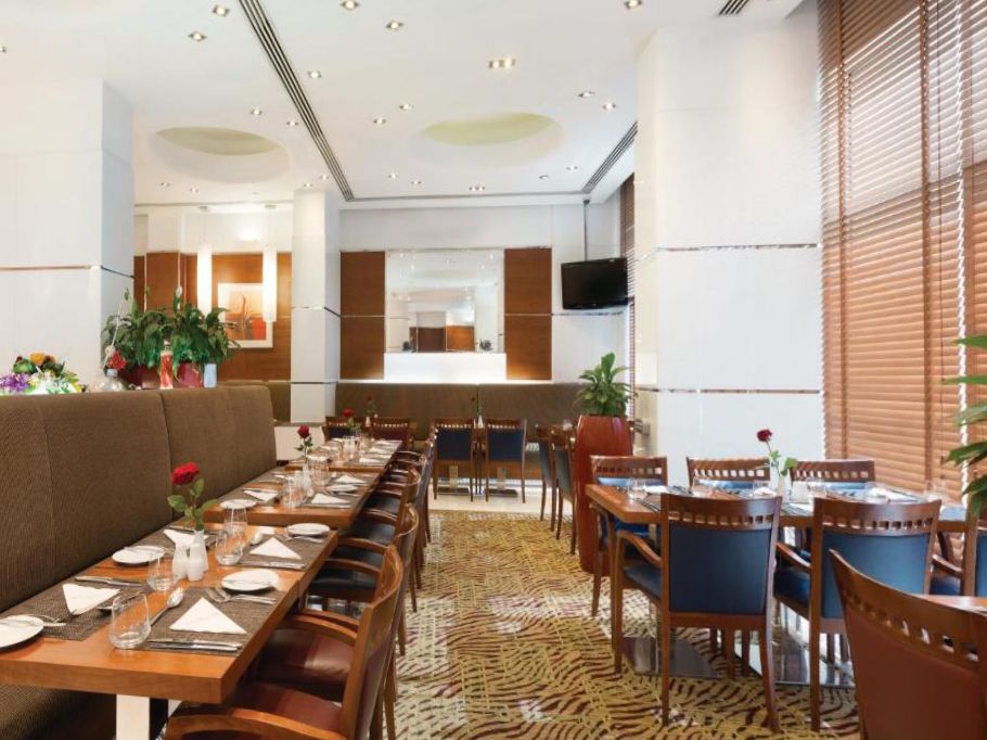 ramada-sharjah-apartment-4