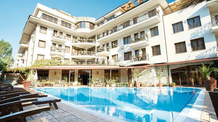 maria-revas-villa-5