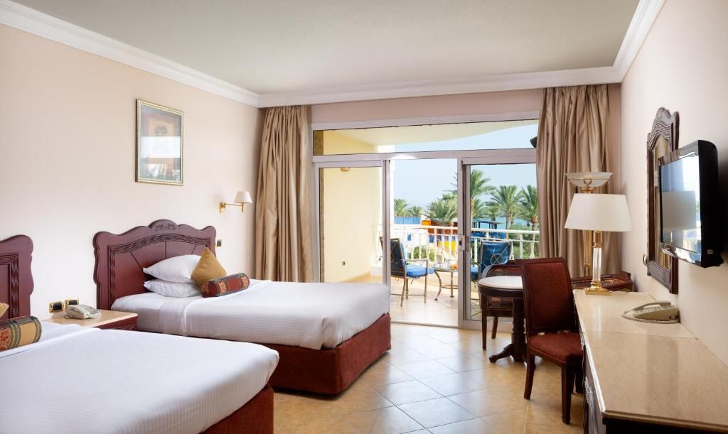 sentido-palm-royale-soma-bay-resort-5