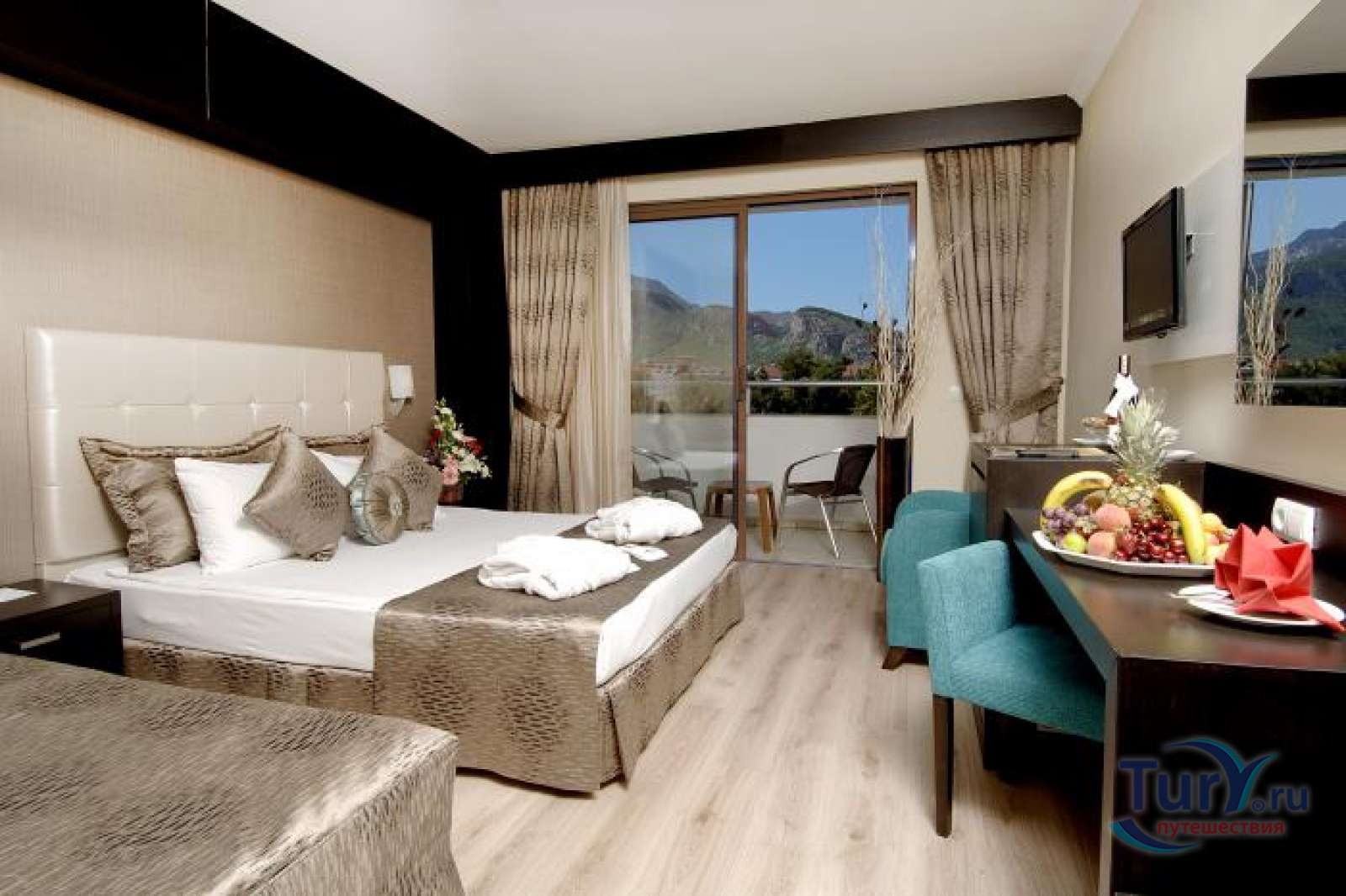 catamaran-resort-hotel-5