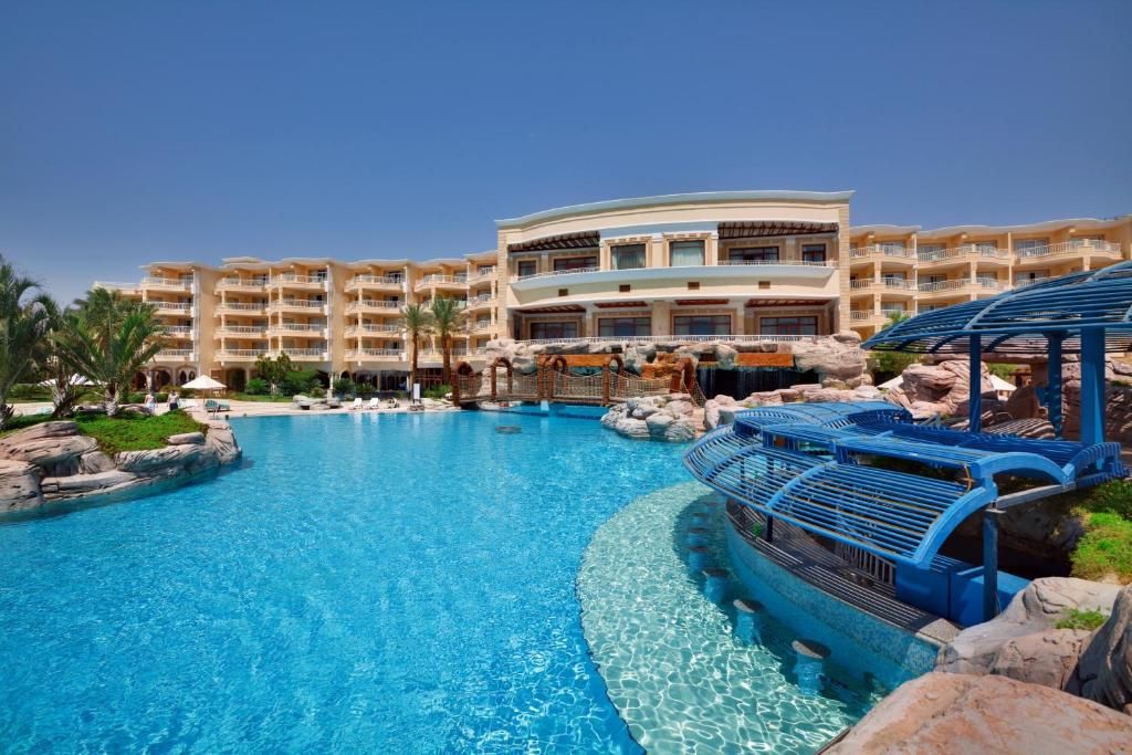 sentido-palm-royale-soma-bay-resort-5