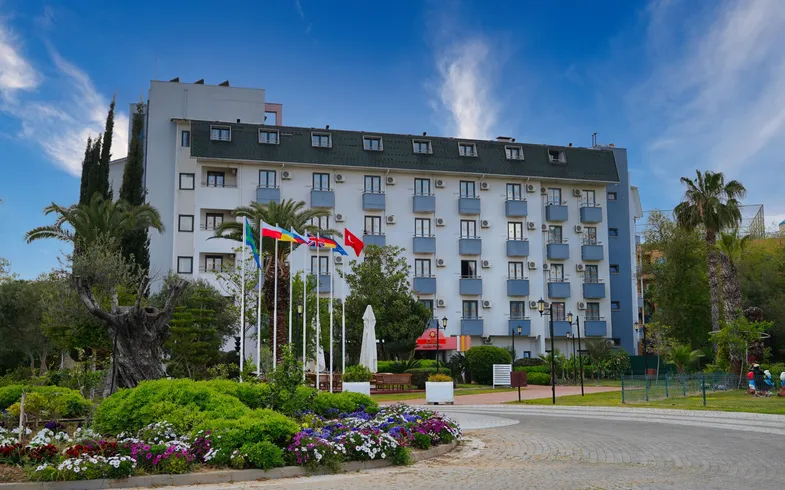 club-aqua-plaza-hotel-4