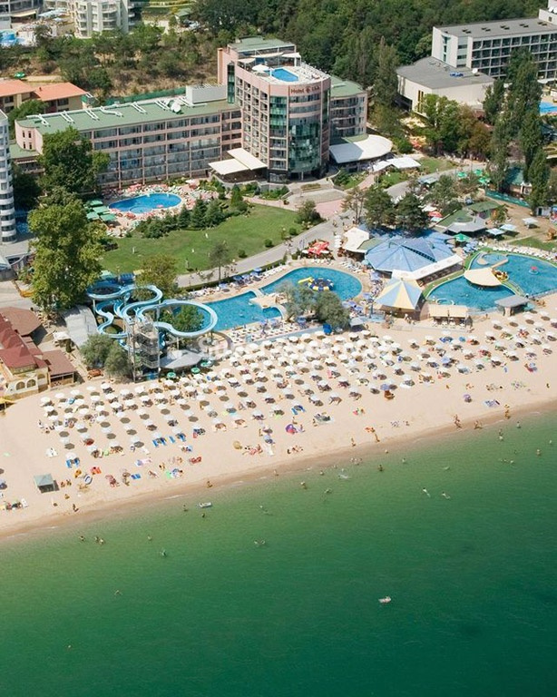 lilia-golden-sands-4